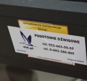 Zdjęcie naklejki z napisem pogotowie ratunkowe