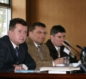Od lewej: Roman Smogorzewski - Prezydent Miasta Legionowo, Zenon Durka - Poseł, Jan Grabiec - Starosta Legionowski