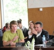 Roman Smogorzewski - Prezydent Miasta Legionowo wsród uczestników debaty Roman Smogorzewski - Prezydent Miasta Legionowo wsród uczestników debaty
