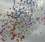 W niebo poleciało niemal 1000 balonów