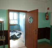 Nowe drzwi do odnawianej klasy  - SP7