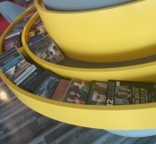 Ciekawy sposób ekspozycji multimediów.