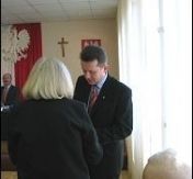 Prezydent otrzymuje tomik poezji B. Romanowskiej-Mazur