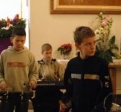 Chłopcy z zespołu perkusyjnego Niepublicznej Szkoły Muzycznej