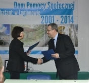 Zdjęcie: podpisanie umowy, foto: DPS Kombatant