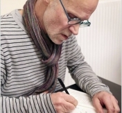 Jacek Hugo-Bader podpisuje książkę Jacek Hugo-Bader podpisuje książkę
