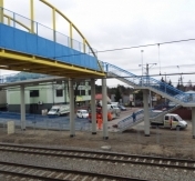 Zdjęcie kładki i torów Zdjęcie kładki i torów