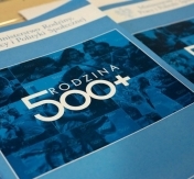 Zdjęcie broszury reklamującej projekt Rodzina 500+ Zdjęcie broszury reklamującej projekt Rodzina 500+