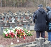 Delegacja Legionowa odwiedziła Palmiry Delegacja Legionowa odwiedziła Palmiry
