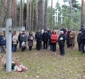 Delegacja Legionowa odwiedziła Palmiry Delegacja Legionowa odwiedziła Palmiry