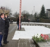 Prezydent przed pomnikiem. Prezydent przed pomnikiem.