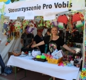 Na zdjęciu kolorowe stoisko Stowarzyszenia Na zdjęciu kolorowe stoisko Stowarzyszenia
