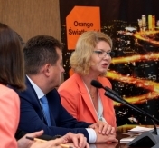 Przedstawicielka firmy Orange