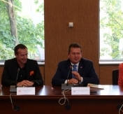 Na zdjęciu przedstawicieiele firmy i prezydent
