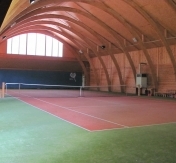 Kort tenisowy przy stadionie miejskim