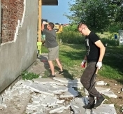 zdjęcie: FB/Pomagamy rodzinie z Wólki Górskiej - remont domu po nawałnicy zdjęcie: FB/Pomagamy rodzinie z Wólki Górskiej - remont domu po nawałnicy