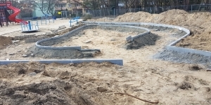Remont i doposażenie placu zabaw na os. Piaski