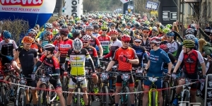 Grupa rowerzystów