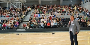 Na zdjęciu: Prezydent Miasta Legionowo podczas otwarcia Areny Legionowo Na zdjęciu: Prezydent Miasta Legionowo podczas otwarcia Areny Legionowo