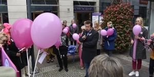 Na zdjęciu prezydent miasta Roman Smogorzewski z uczestnikami marszu Na zdjęciu prezydent miasta Roman Smogorzewski z uczestnikami marszu