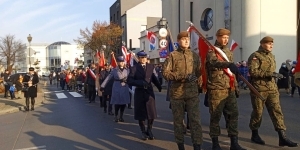 Przemarsz ulicą Piłsudskiego