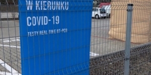 Na zdjęciu baner przy punkcie pobrań Na zdjęciu baner przy punkcie pobrań