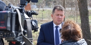 Prezydent miasta udzielający wywiadu