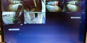 Monitor z widokiem z kilku kamer monitoringu Monitor z widokiem z kilku kamer monitoringu