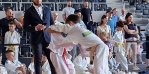 walczy dwóch zawodników judo walczy dwóch zawodników judo