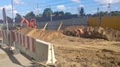 Zdjęcie: trwają prace przy budowie kładki