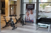 Zdjęcie: rowery w atrium ratusza