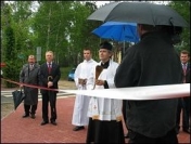 Ks. Krzysztof Gołaś święci nową inwestycję