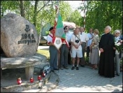 Pod pomnikiem sierpnia 1944