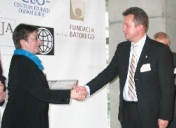 Wręczenie certyfikatu<br><i>4 marca 2006</i>