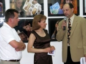 Otwarcie wystawy. Roman Smogorzewski Prezydent Miasta Legionowo, Danuta Masiak Dyrektor Miejskiej Biblioteki Publicznej w Legionowie, Marek Krakowiak Autor fotografii.