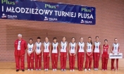 Drużyna siatkarska dziewcząt z Gimnazjum nr 4 w Legionowie  -  fot. M.Jędrzejewski.