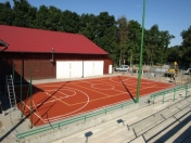 Nowe boisko wielofunkcyjne do piłki siatkowej i koszykówki.