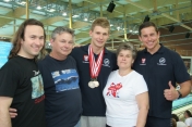 od lewej: fizjoterapeuta Piotr Potentas, Leon Szulich, Dawid Szulich, Renata Szulich, trener Rafał Perl