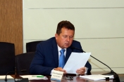 Prezydent Roman Smogorzewski podczas Sesji Rady Miasta Legionowo