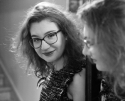 9 czerwca, godz. 12.00 fila MOK Legionowo, ul. Targowa 65 Salon Artystyczny im. F. Chopina Recital fortepianowy Aleksandry Czernieckiej
