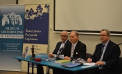 Na zdjęciu (od lewej): dr Mirosław Pakuła, prof. Aleksander Łuczak, dr hab. Jacek Szczepański