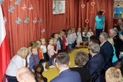 Występ grupy żłobkowej podczas Dnia Babci i Dziadka