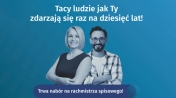 Na zdjęciu kobieta i mężczyzna z napisem: Tacy ludzie jak Ty zdarzają się raz na dziesięć lat.