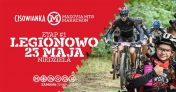 Grafika promująca zawody - Cisowianka Mazovia MTB Marathon. W tle rowerzyści MTB.