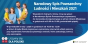 Para rodziców trzyma dwójkę dzieci na rękach. Napis: Narodowy Spis Powszechny Ludności i Mieszkań 2021
