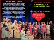 Zaproszenie na widowisko 'Que sera sera', w tle grupa kilkunastu osób