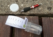 Na zdjęciu pudełko do geocaching