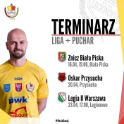 Terminarz, z lewej strony piłkarz