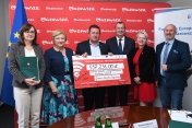 Podpisanie umowy. Źródło: Samorząd Województwa Mazowieckiego, mazovia.pl
