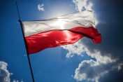 Powiewająca flaga Polski